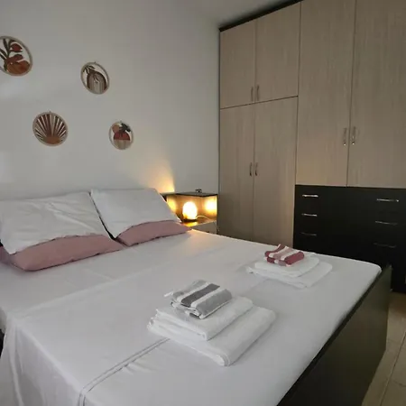 Diti's Apartment1 Διαμέρισμα Golem (Tirana)